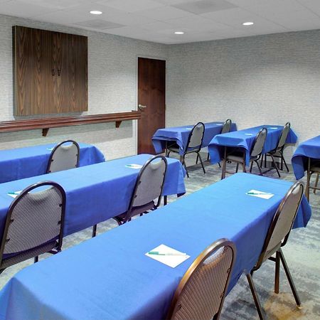 فندق أجنحة هوموود باى هيلتون ريتشموند ويست إند Broad Meadows المظهر الخارجي الصورة
